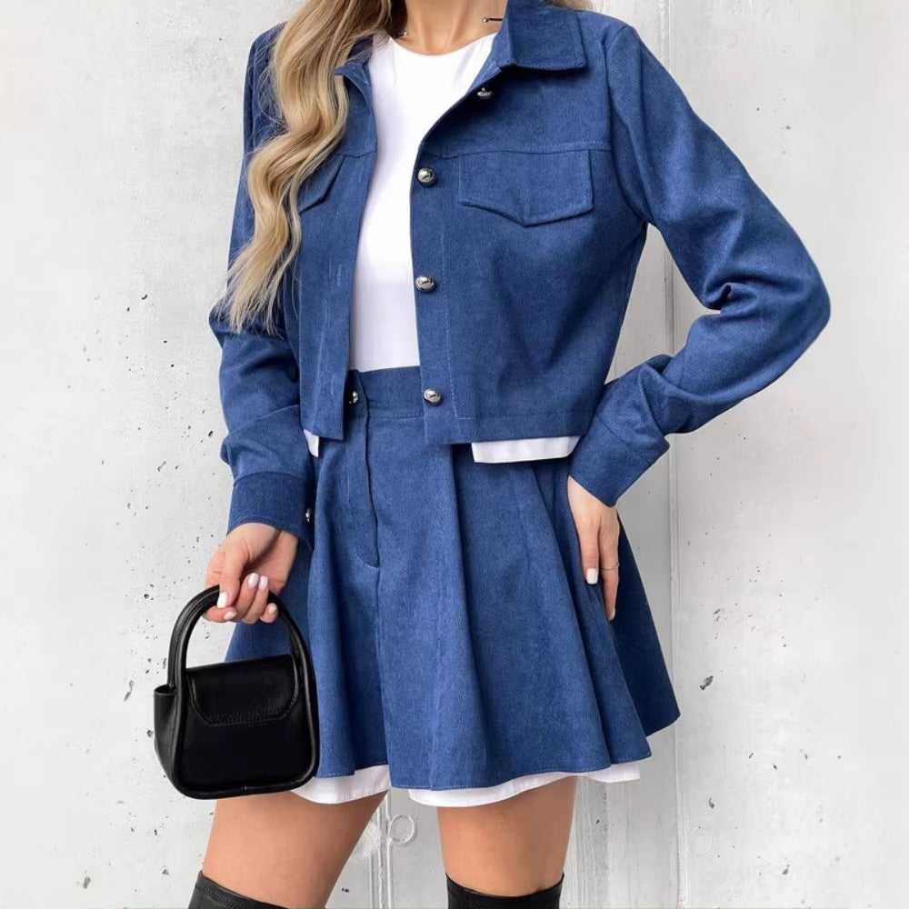 Damen kurzes Cordjacken- und Faltenrock-Set mit taillenhohem Faltenrock und cropped Hemdjacke Drune