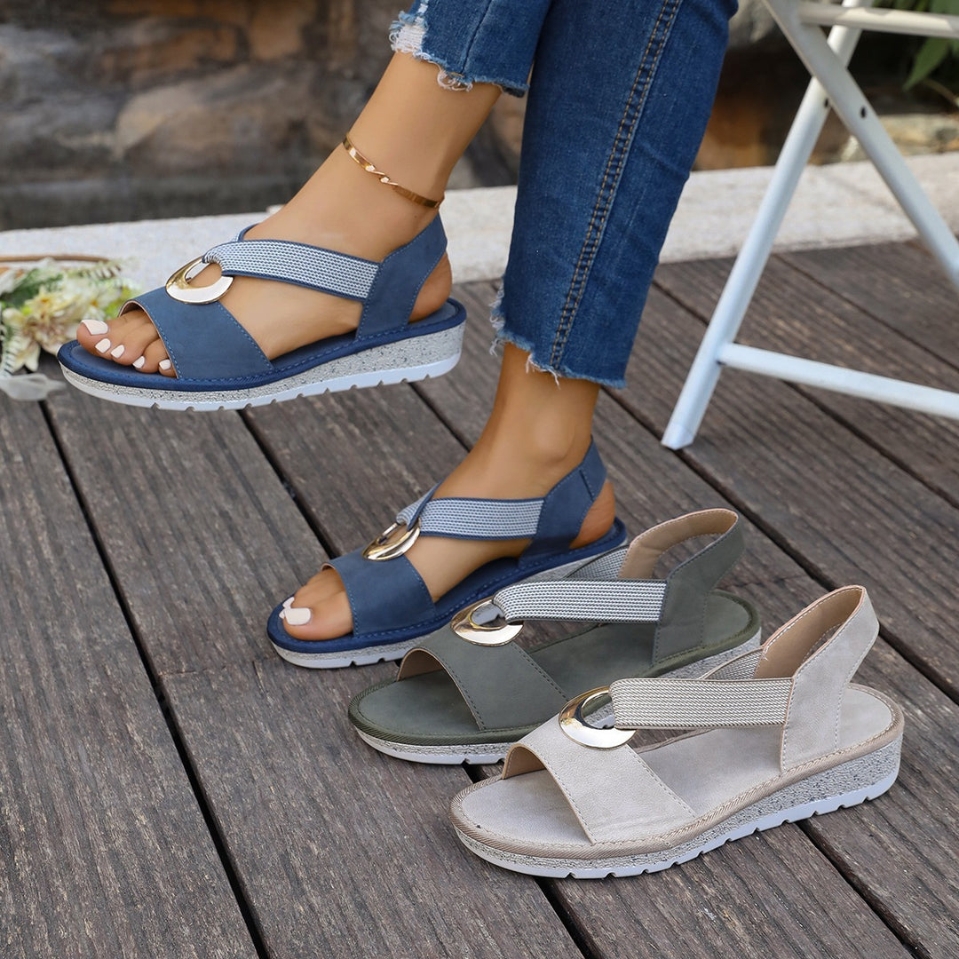 Damen Bequeme Keil‑Sandalen mit Zehensteg, elastischem Riemen und dekorativem Metallring Drune