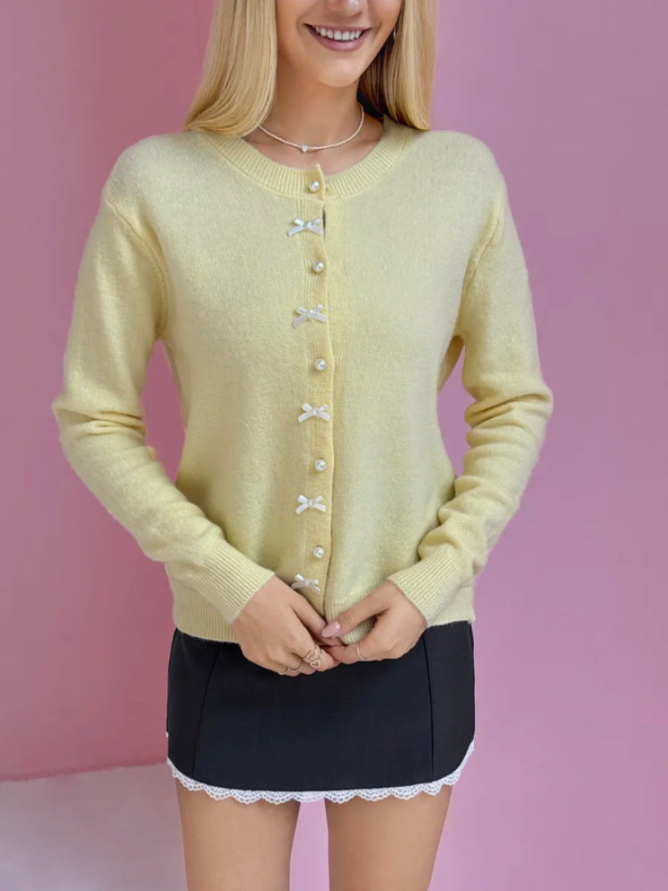 Damen Flauschiger Strick cardigan mit perligen Knopfdetails Drune