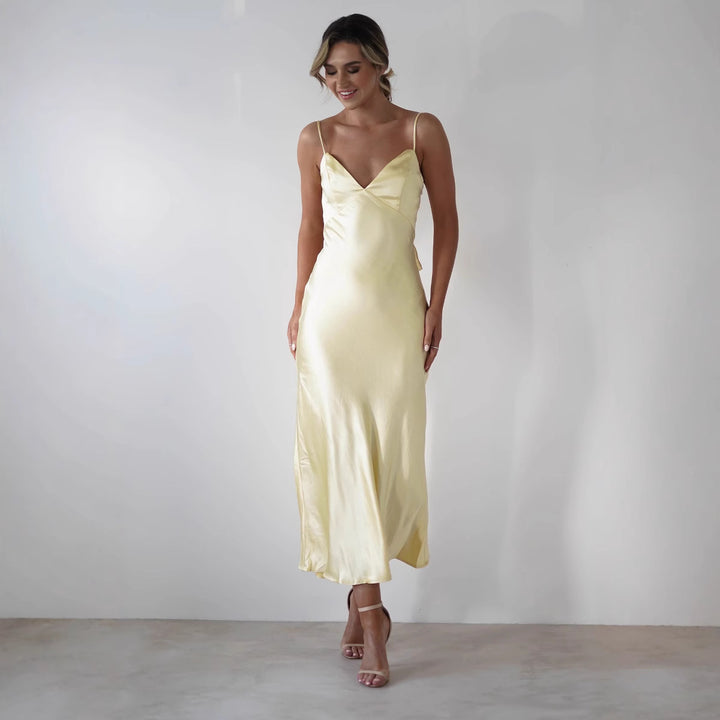 Damen Satin Maxikleid im eleganten Schnitt mit schmalen Spaghettiträgern Drune