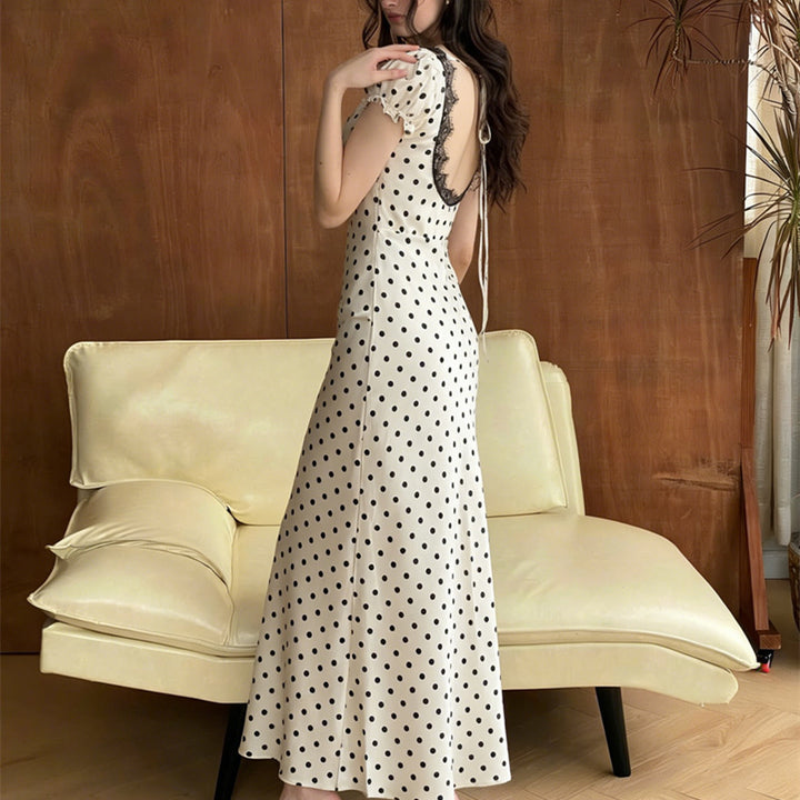 Damen Polka Dot Maxikleid mit eleganten Rüschendetails und nostalgischem Ausschnitt Drune