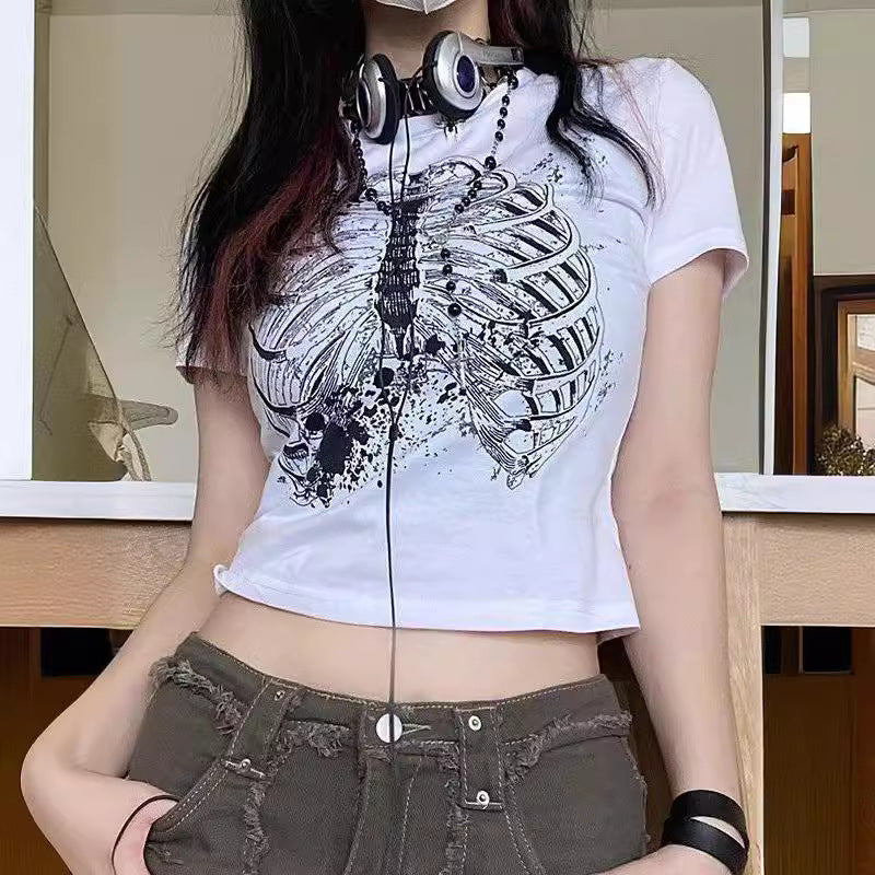 Damen Crop-T-Shirt mit verspieltem Lippenmotiv und modernem Schriftzug Drune