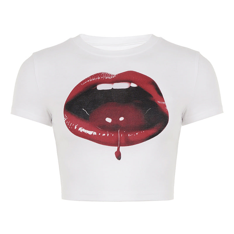 Damen cropped T-Shirt mit auffälligem Lippen-Print und modernen Schnittelementen Drune