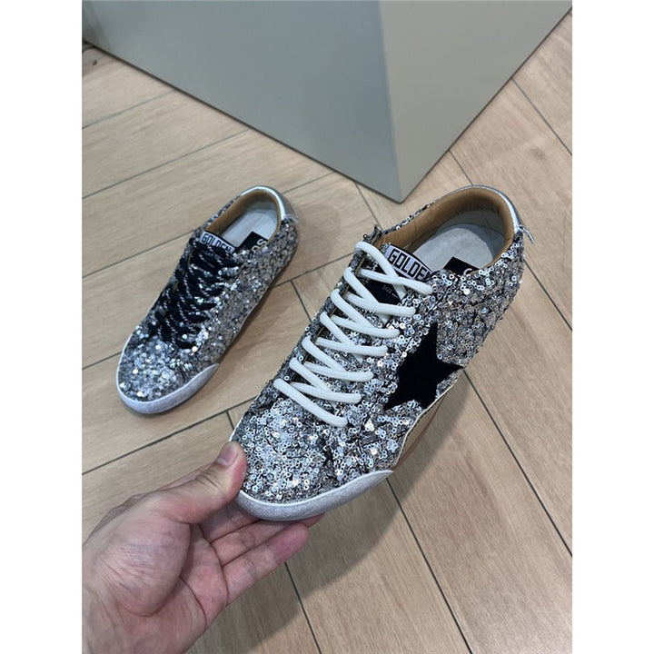 Damen Glitzer-Sneaker mit Paillettenbesatz, Stern-Applikation und kontrastierenden Schnürsenkeln Drune