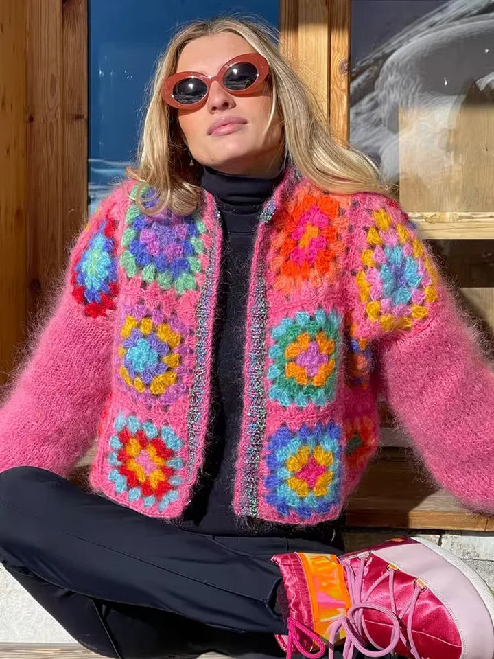 Damen Strickjacke mit buntem Granny-Quadrat-Design und luftigen Ärmeln Drune