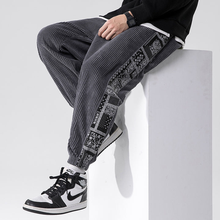 Herren nan Cord-Jogger mit Bandana-Seiteneinsatz, elastischem Bund, schmal zulaufender Knöcheln und geripptem Strukturstoff Drune