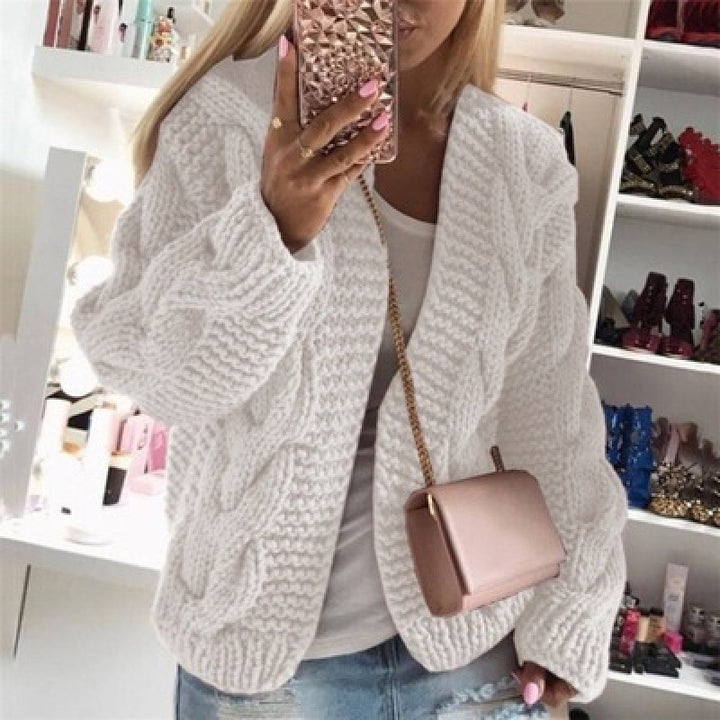 Damen gestrickte Kapuzenjacke mit voluminösem Gewebe und Zopfmuster Drune