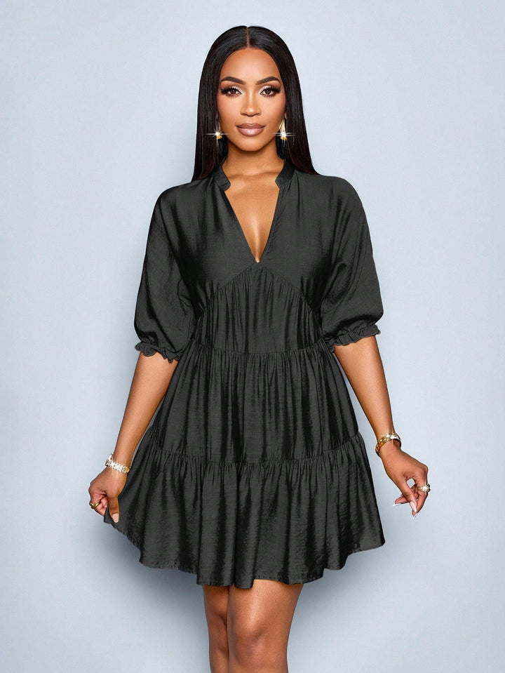 Damen Stufiges Mini‑Kleid mit V‑Ausschnitt und gerafften Dreiviertelärmeln Drune