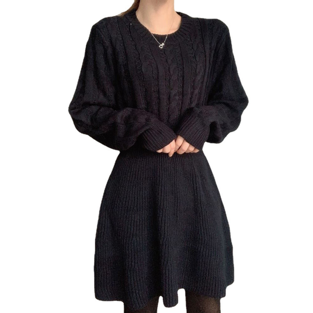 Damen Strickkleid mit modernem Zopfmuster und figurbetonendem Schnitt Drune