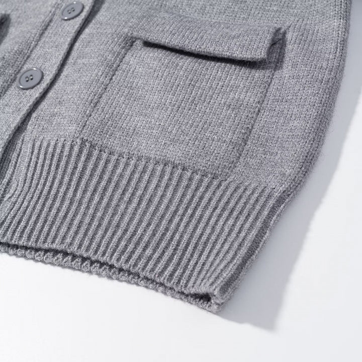 Damen Strickcardigan mit großem Schalkragen, Knopfleiste und aufgesetzten Taschen Drune