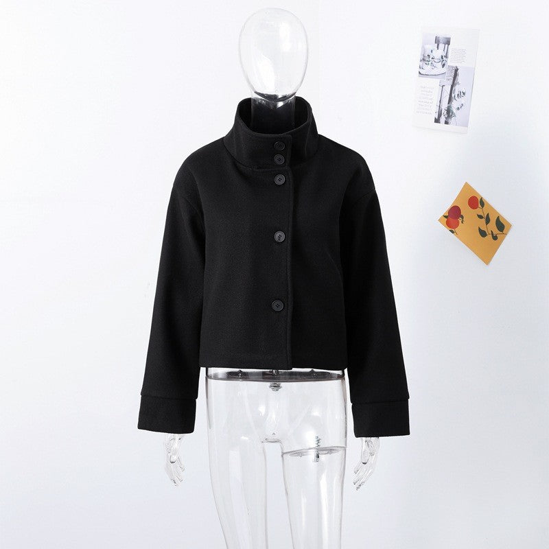 Damen Kurze Jacke mit hohem Kragen und Knopfverschluss Drune