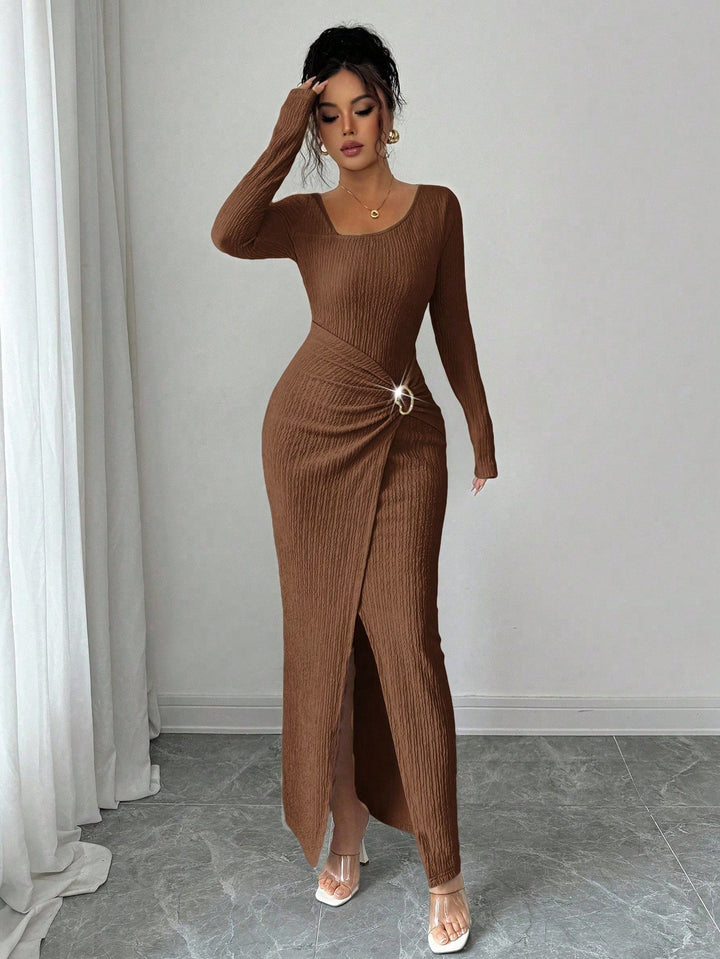 Damen nan figurbetontes Maxikleid aus geripptem Strick mit Wickeldetail und Schlitz Drune