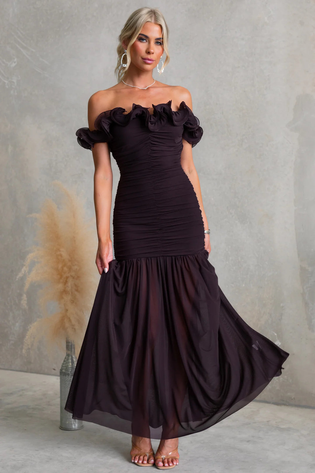 Damen Off-Shoulder Maxikleid mit voluminösen Rüschendetails und elegantem Taillenschnitt Drune