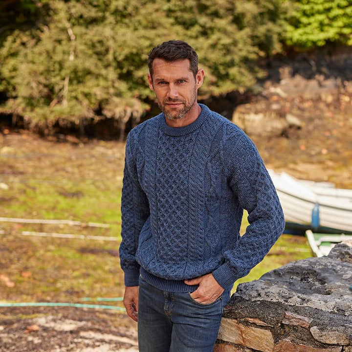 Herren Modischer Strickpullover mit Zopfmuster