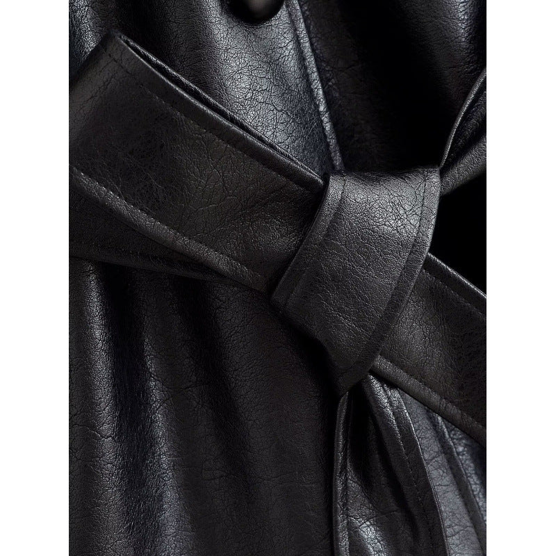 Damen Taillierte Utility‑Jacke aus Kunstleder mit Stehkragen, aufgesetzten Brusttaschen und Bindegürtel Drune