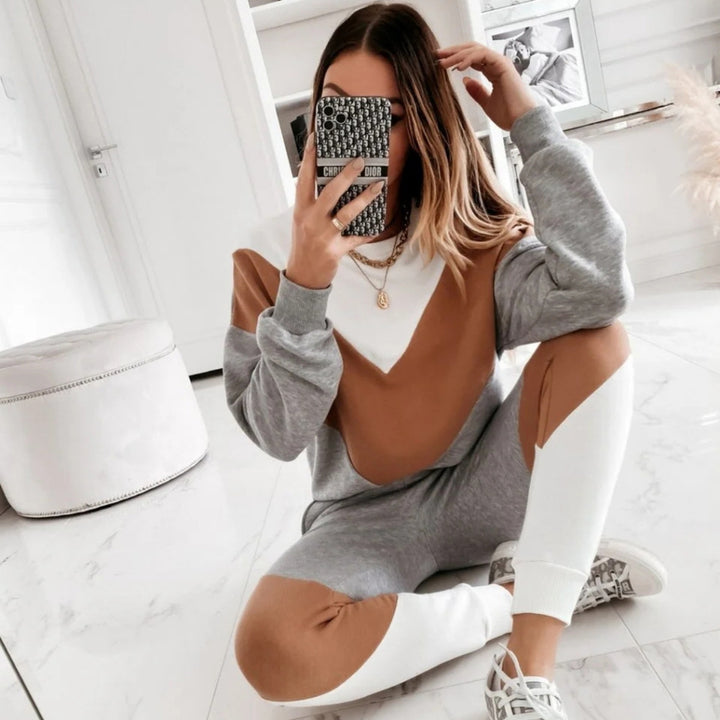 Damen zweiteiliges Relax-Sweatset mit V-Block-Design, innen angerautem Fleece und tapered Jogginghose Drune