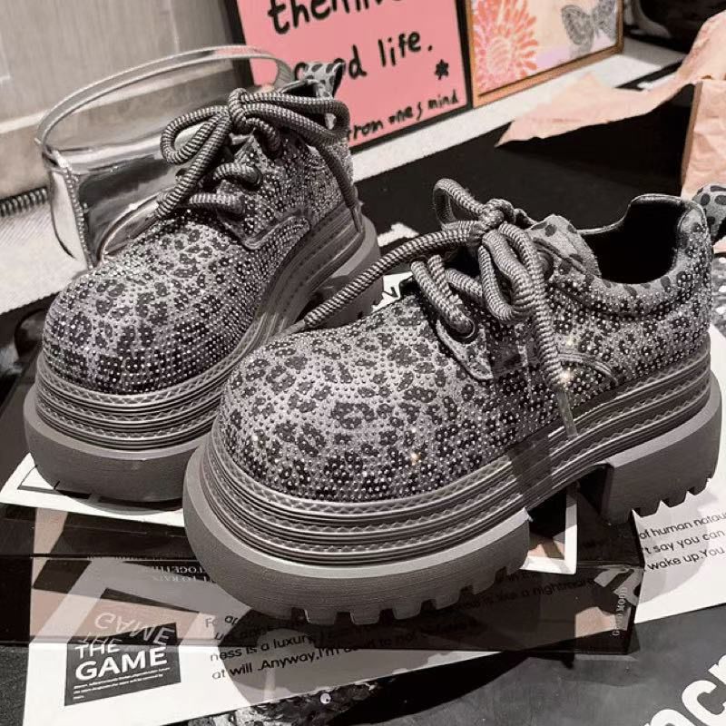 Damen Sneaker mit glitzerndem Leoparden-Design und robuster Sohle Drune