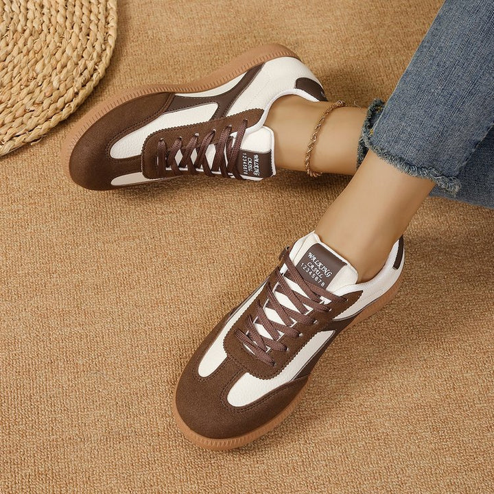 Damen Retro-Plateau-Sneaker mit Wildlederapplikationen und dekorativer Schnallenlasche Drune