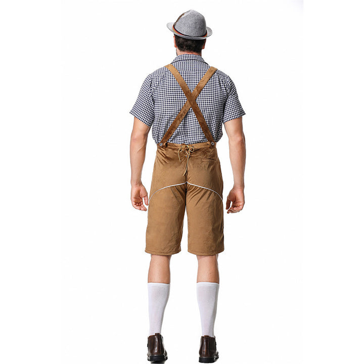 Herren nan traditionelle Trachtenlederhose mit bestickten Hosenträgern, kariertem Trachtenhemd und Filzhut Drune