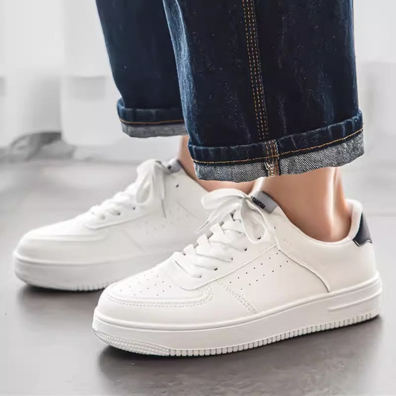 Damen Minimalistische Low-Top Plateau-Sneaker aus veganem Glattleder mit perforierten Details und gepolstertem Komfortfußbett Drune