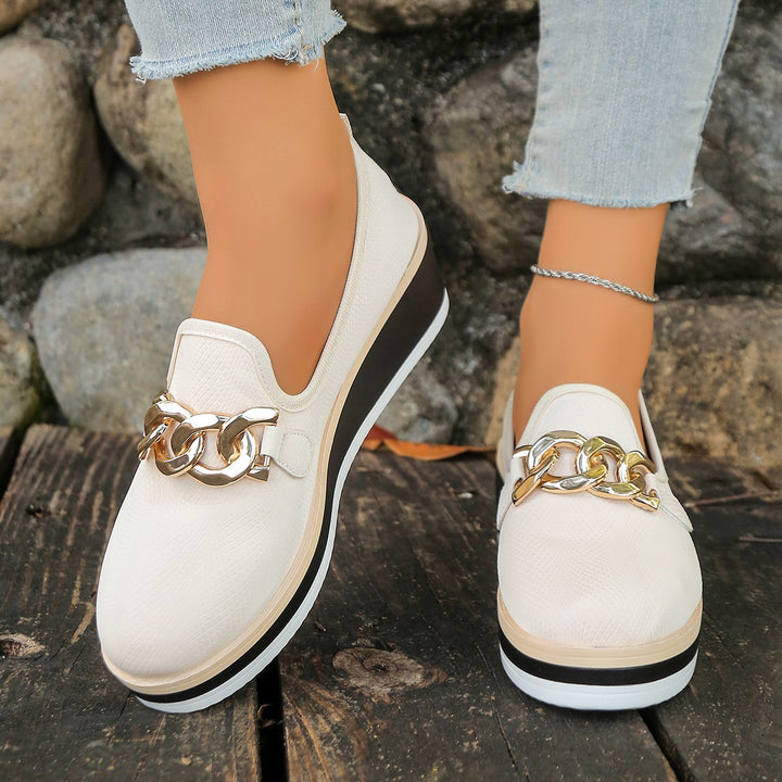 Damen slip-on Plateau-Loafer mit dekorativer Metallkette, strukturiertem Kunstleder und gepolstertem Komfortfußbett Drune