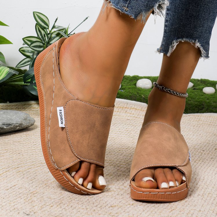 Damen Offene Zehen-Pantoletten mit Soft‑Suede‑Obermaterial, verstellbarem Klettverschluss und dämpfender Keilsohle Drune