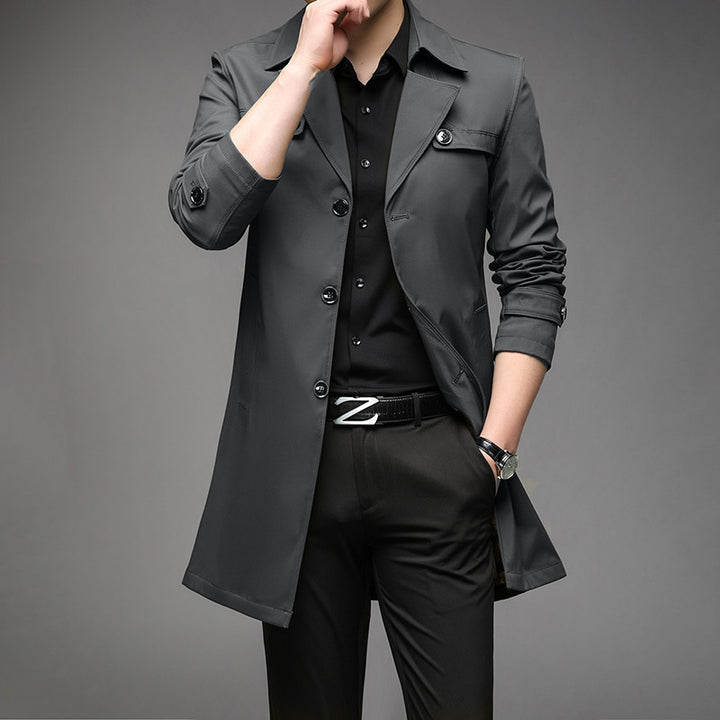 Herren Leichter Trenchcoat mit tailliertem Schnitt, Brustpatten und verstellbaren Ärmelriegeln Drune