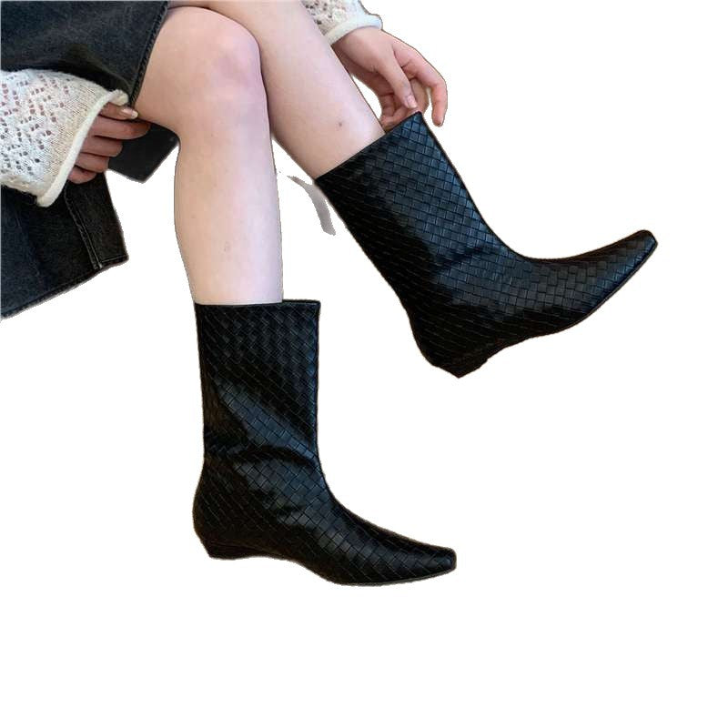 Damen Geflochtene halbhohe Stiefel mit spitzer Zehenform und flachem Blockabsatz Drune