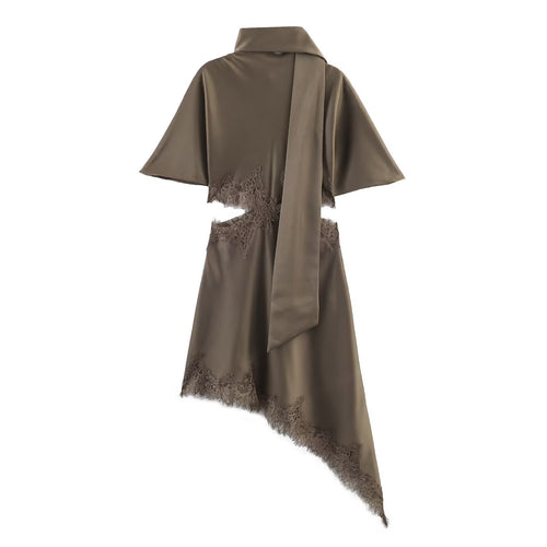 Damen Wickelkleid mit elegantem asymmetrischen Schnitt und zarter Spitzenverzierung Drune