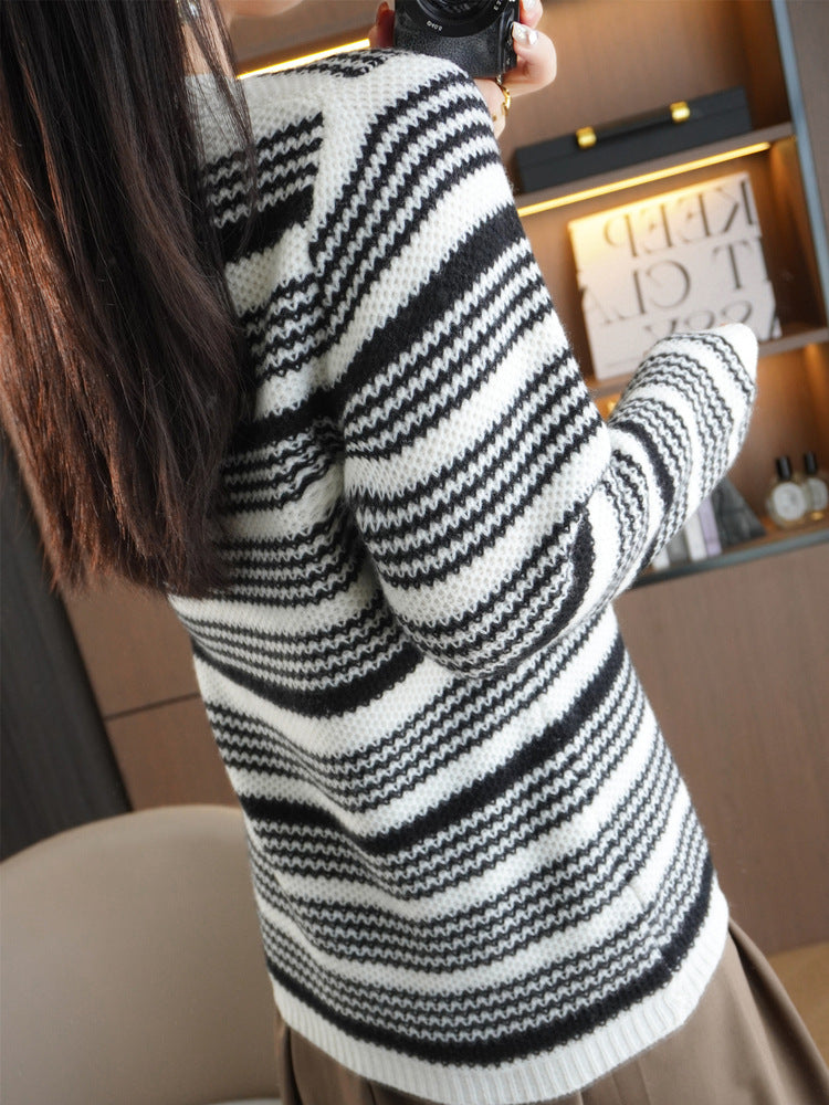 Damen Kuscheliger Streifenpullover aus Mohair‑Optik mit kastiger Passform und Rundhalsausschnitt Drune