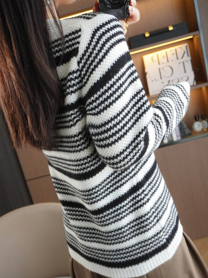 Damen Kuscheliger Streifenpullover aus Mohair‑Optik mit kastiger Passform und Rundhalsausschnitt Drune