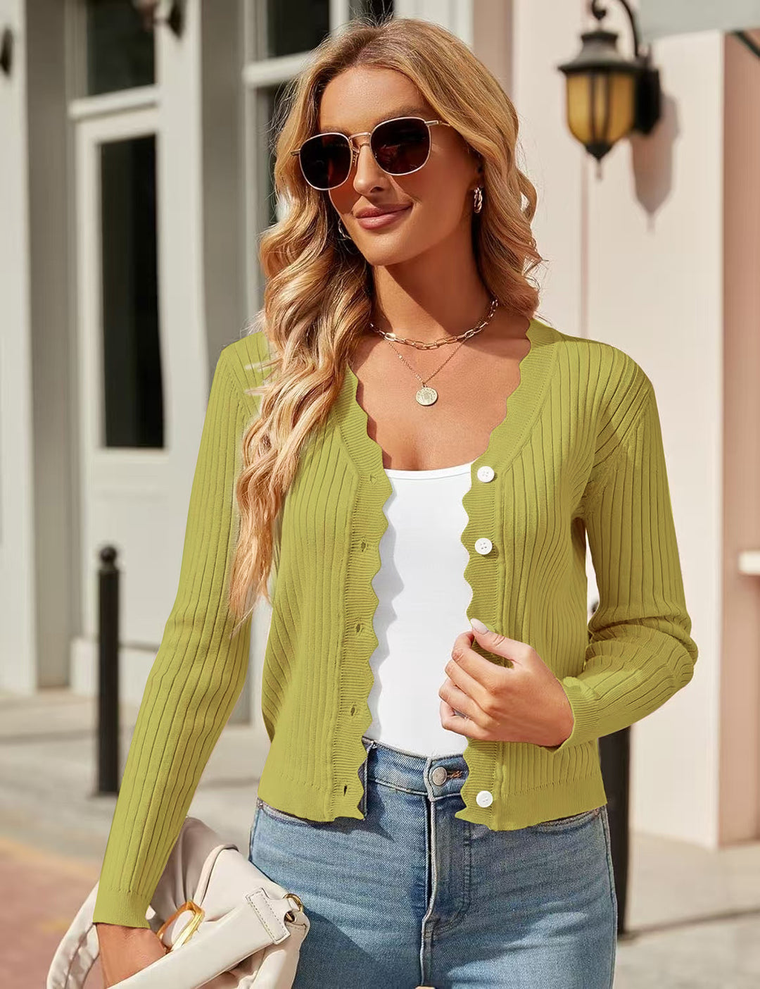 Damen Feiner Rippstrick Cropped-Cardigan mit Wellensaum und dekorativer Knopfleiste Drune