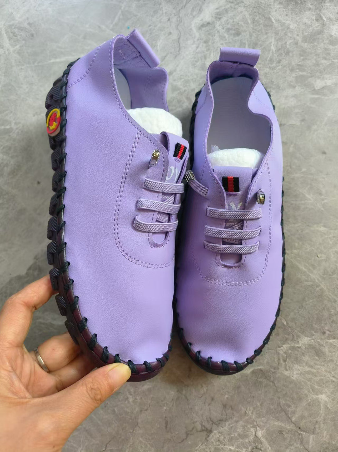 Damen Leichter, weicher Slipper mit handgenähter Gummisohle und elastischer Schnürung Drune