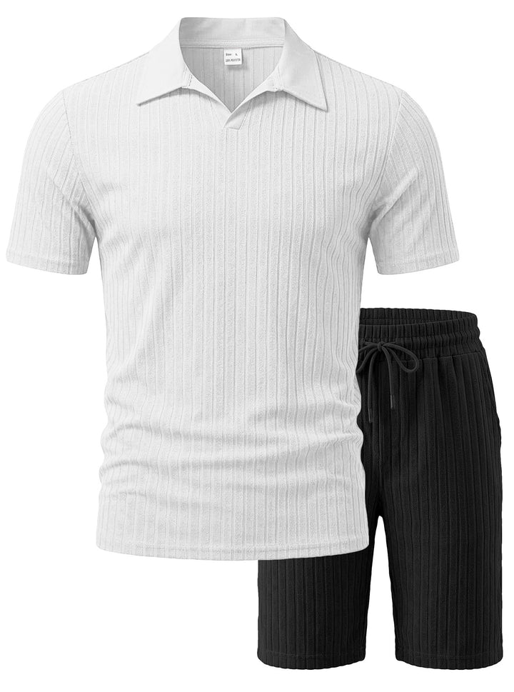 Herren nan Strick-Lounge-Ensemble mit Polokragen V‑Einsatz und Tunnelzug-Bermudas Drune