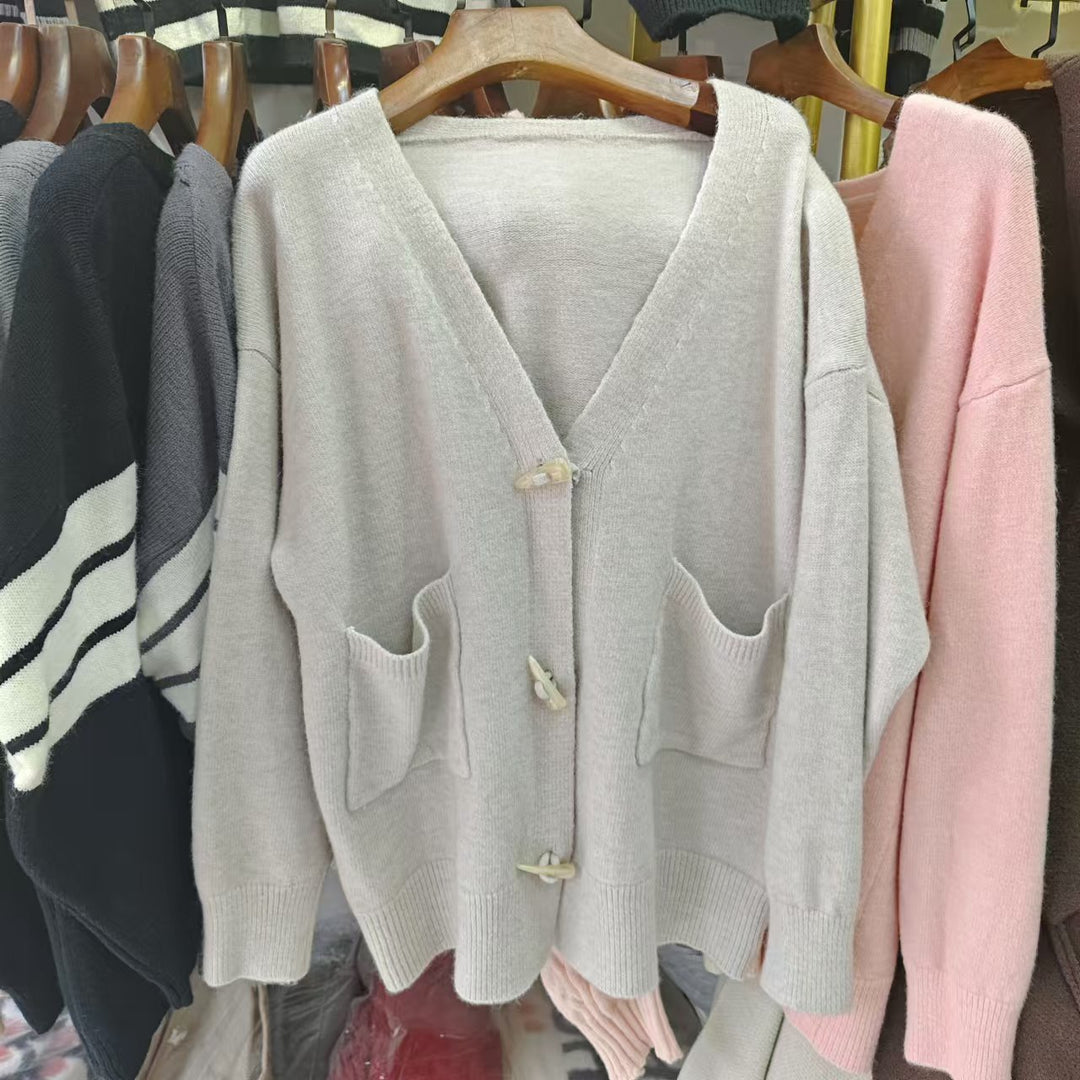 Damen gemütlicher Knitwear Cardigan mit großen Taschen und hochwertigen Knopfdetails Drune