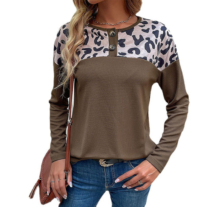 Damen Langärmeliges Waffelstrickshirt mit Leoprint-Schulter und Knopfleiste Drune