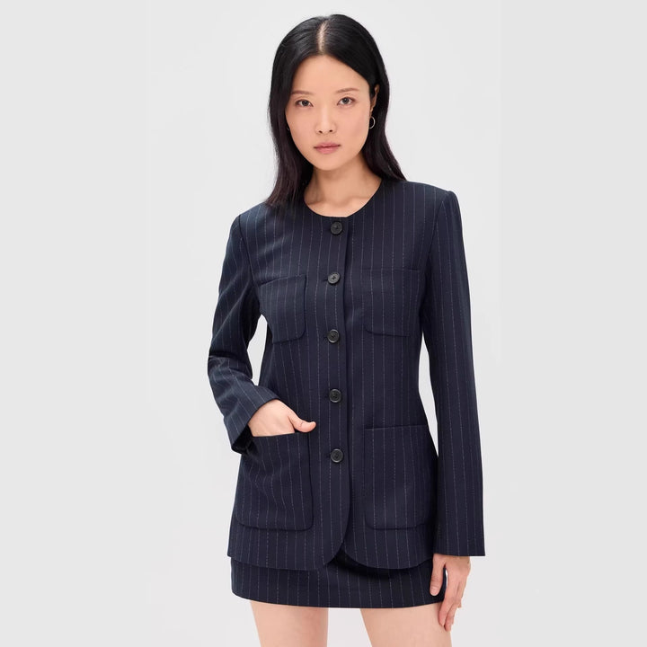 Damen Zweiteiliges Nadelstreifen-Tailoring-Set mit kragenlosem Blazer und hochgeschnittenem Minirock Drune