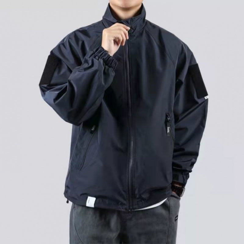Herren Wind- und Wetterjacke mit funktionalen Taschen und hohem Kragen Drune