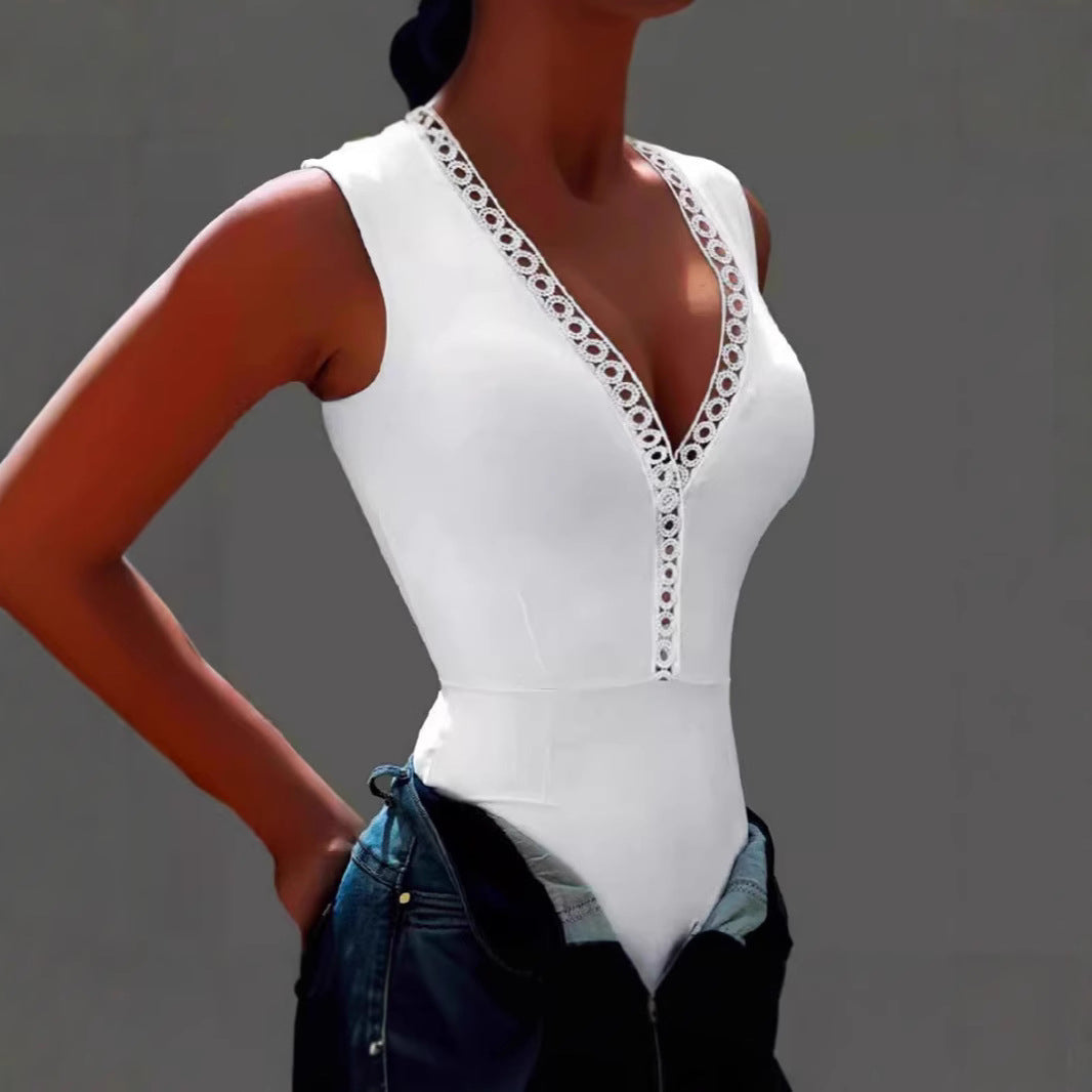 Damen Bodysuit mit dekorativem V-Ausschnitt und Spitzenbesatz Drune