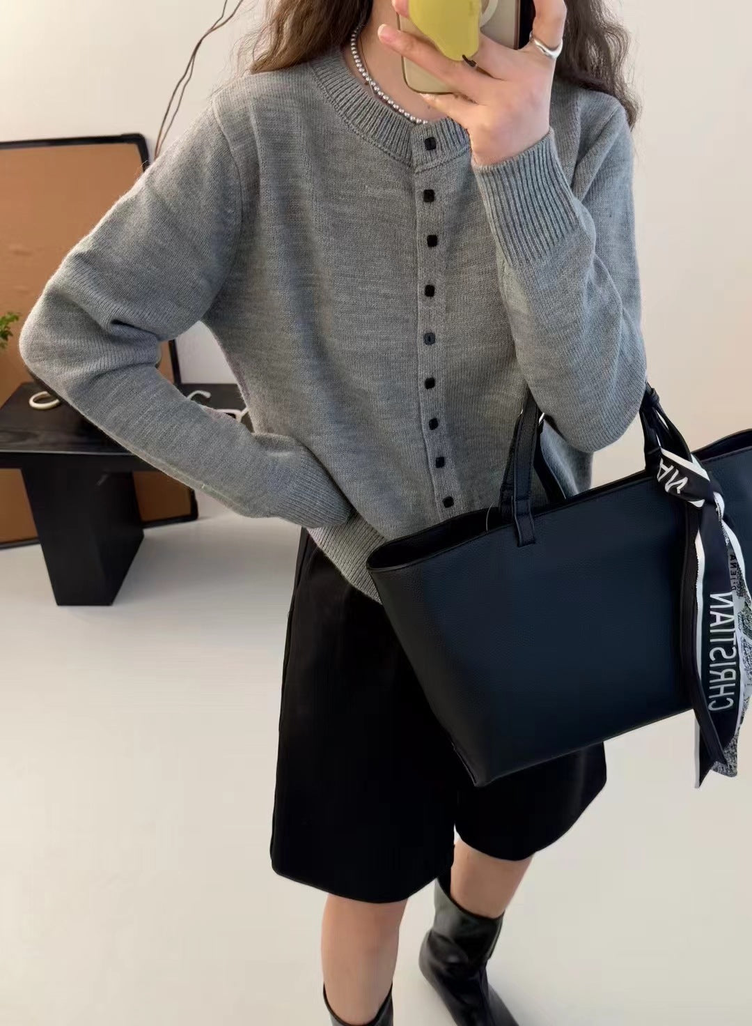 Damen edler Knopf-Cardigan aus hochwertiger Wolle Drune