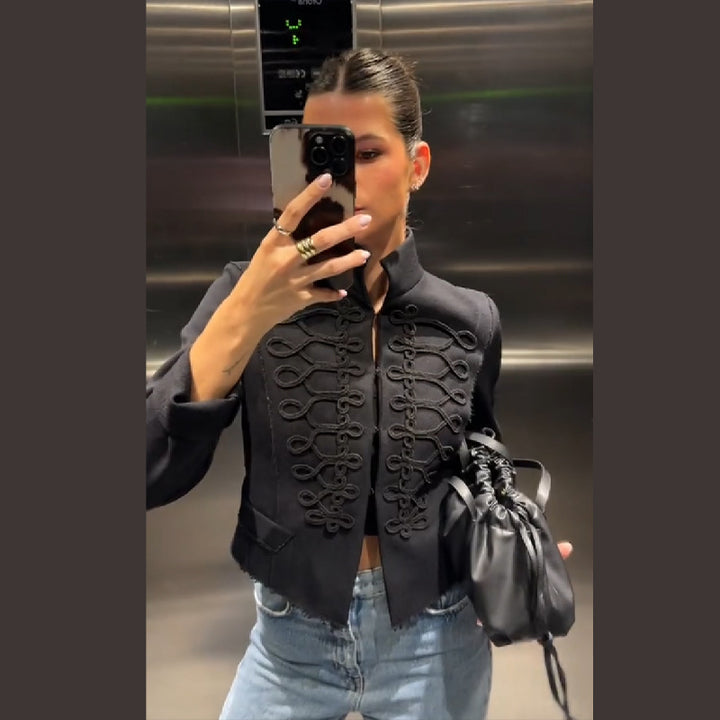 Damen Militärisch inspirierte Kurzjacke mit Kordel- und Hakenverzierung Drune