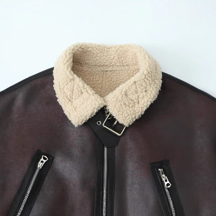 Damen Kurze Aviator‑Jacke aus Lederoptik mit Teddyfutter, Reißverschlusstaschen und Taillengürtel Drune