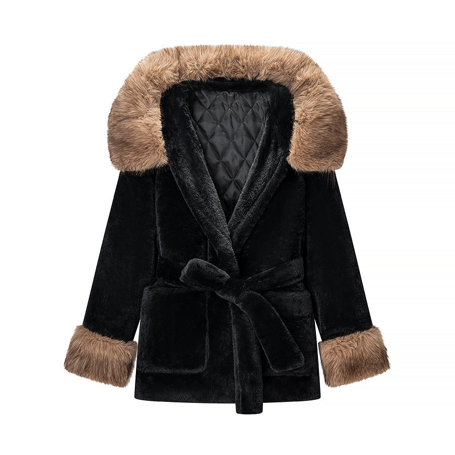 Damen Kurzer Teddy-Kunstpelz-Mantel mit Kapuze, Steppfutter und Bindegürtel Drune