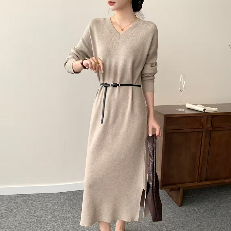 Damen Langes Feinstrick-Midikleid mit V‑Ausschnitt, Seitenschlitz und entspannter Silhouette Drune