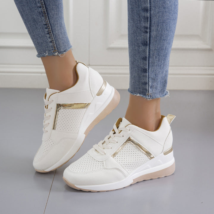 Damen  Keil‑Sneaker mit perforiertem Microfaser‑Upper, gepolsterter Fersenkappe und rutschfester Profilsohle Drune