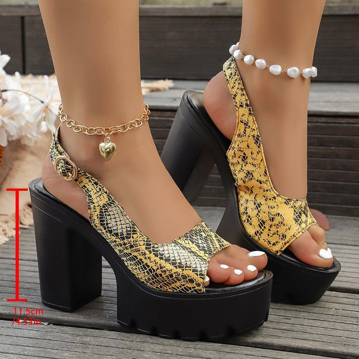 Damen Plateau‑Slingbacks mit klobigem Blockabsatz und glänzendem Lackfinish Drune