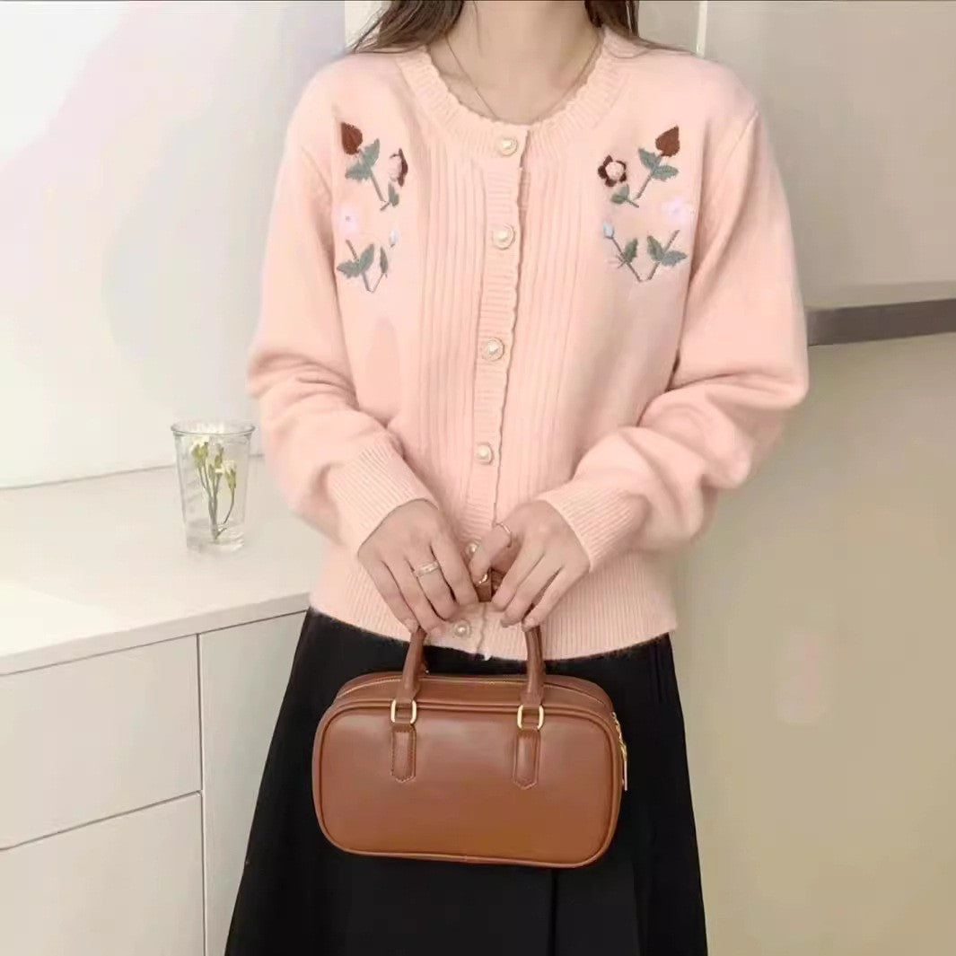 Damen verspielte Strickjacke mit floralem Relieflmuster und eleganten Perlenknöpfen Drune