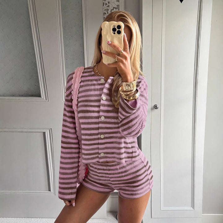 Damen nan gestreiftes Feinstrick-Loungewear-Set mit Knopfleiste und Highwaist-Shorts Drune
