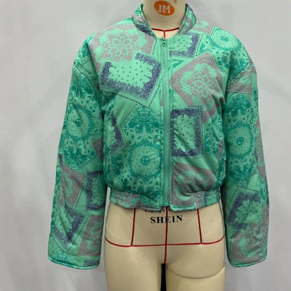 Damen Cropped Bomberjacke mit Bandana‑Print und gesteppter Optik Drune