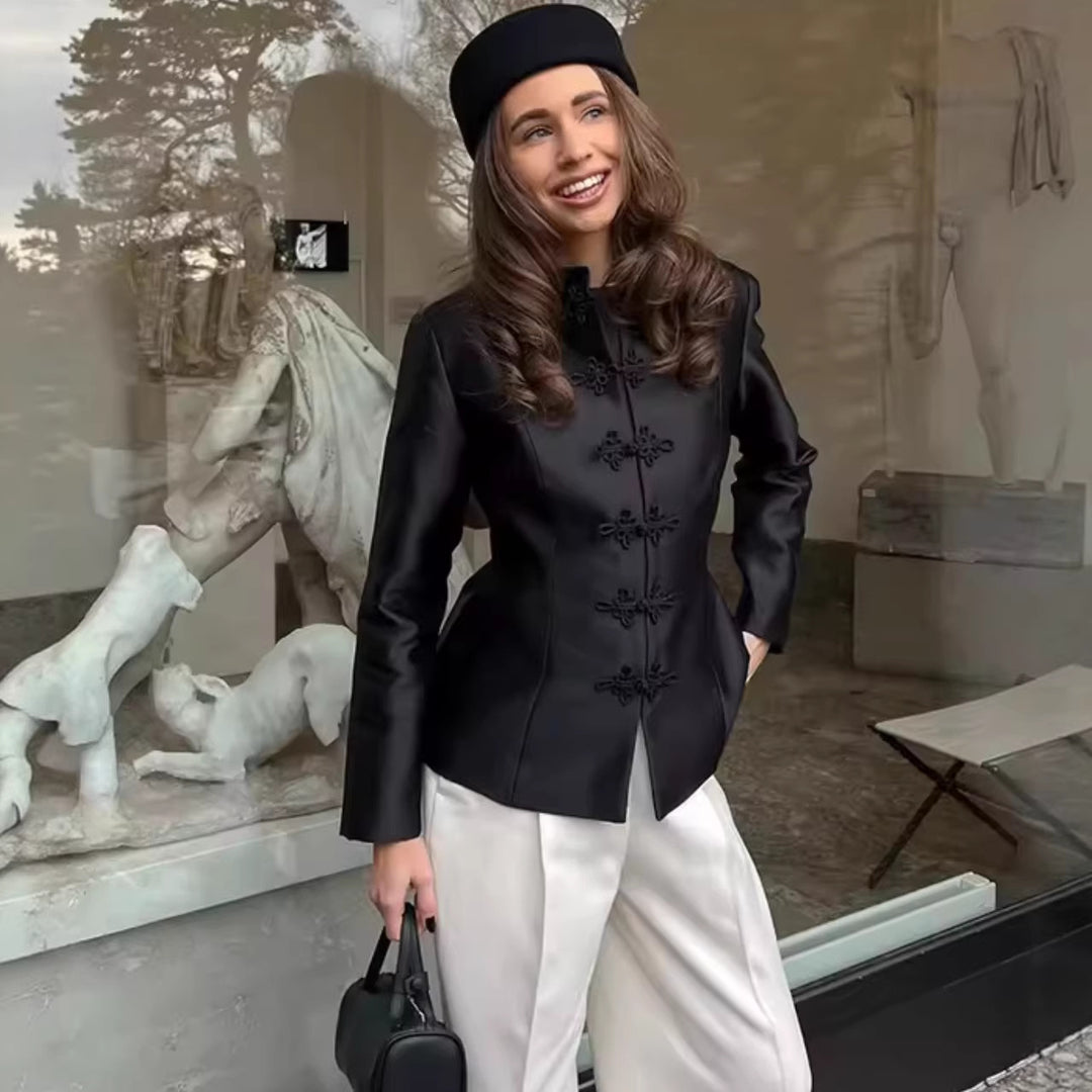 Damen Elegante Kurzjacke im Mandarin‑Stil mit Froschverschlüssen und taillierenden Abnähern Drune